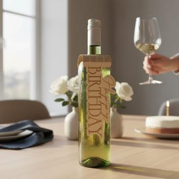 Holz‑Flaschenanhänger für Weinflaschen, handgefertigt aus Birkenholz, in drei Varianten mit Geburtstags‑Sprüchen.